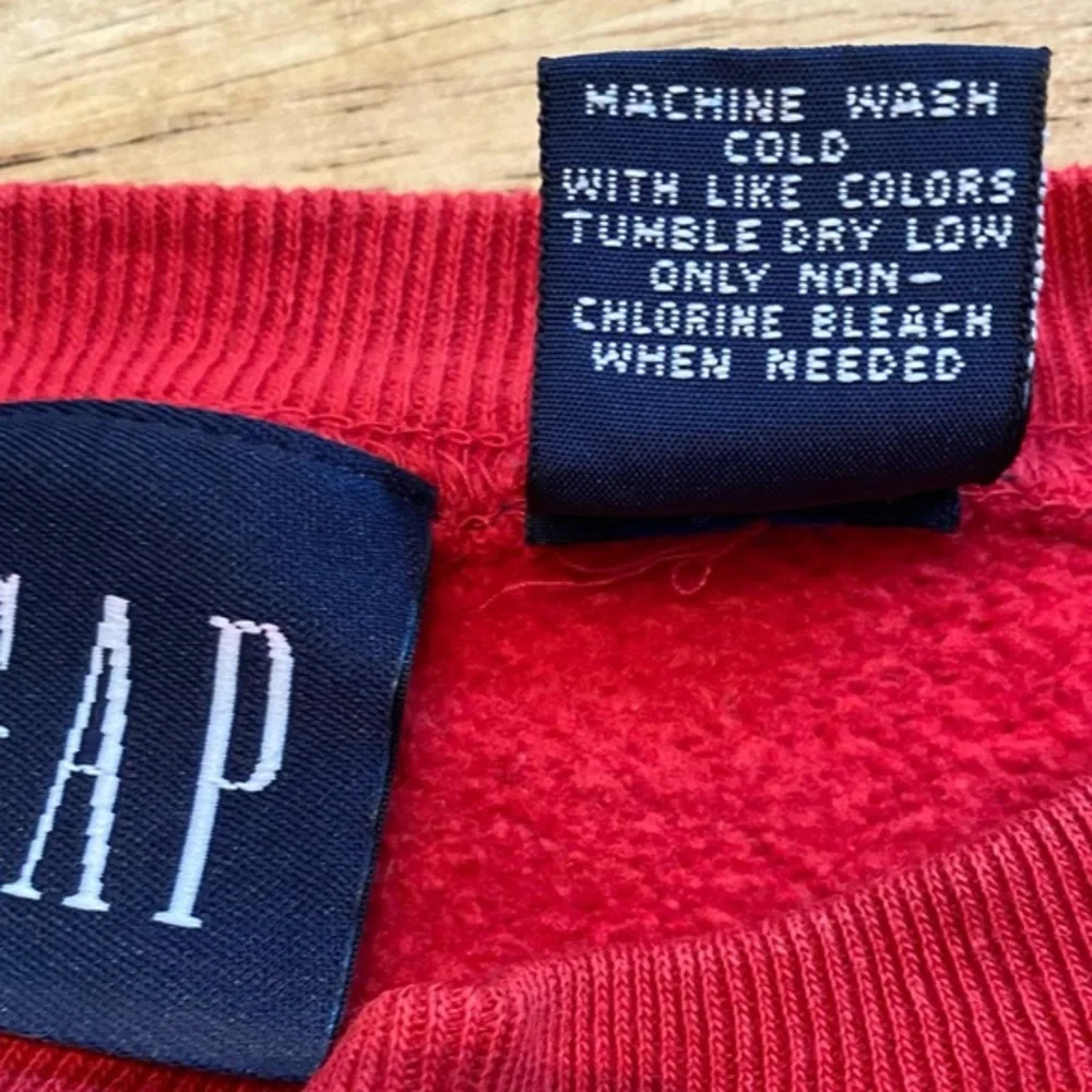 Vintage Gap XXS Red “Gap Athletic” Graphic Crew‎ Neck Long Sleeve Sweatshirt